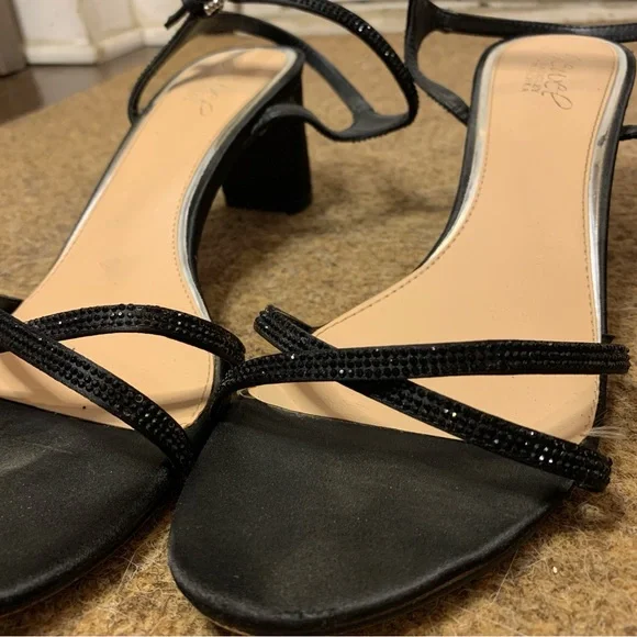 Jewel Badgley Mischka Omari Il Buckle-Detail Satin Block Heels Size 9 - Picture 8 of 13